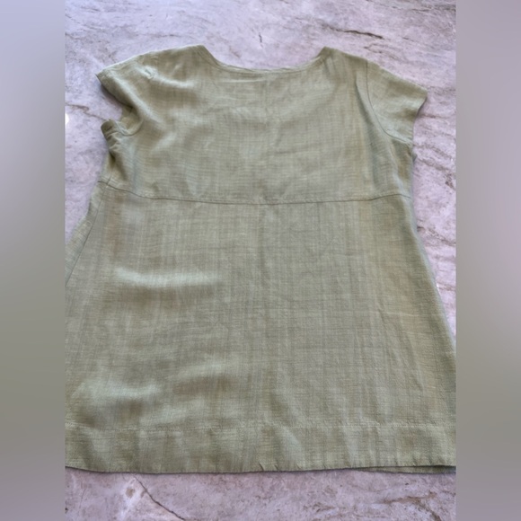 Eileen Fisher | Scoop Neck Empire Waist Blouse | Pistachio Green | Petite Medium - Picture 9 of 10